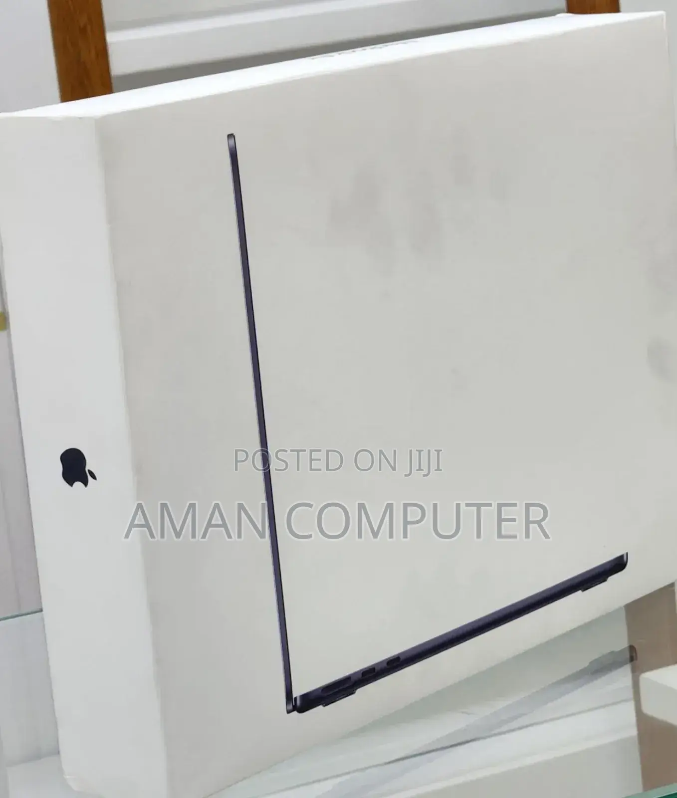 New Laptop Apple MacBook Air 2025 M4 13-Inch 16GB Apple M4 SSD 256GB