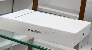 New Laptop Apple MacBook Air 2025 M4 15-Inch 16GB Apple M4 SSD 256GB