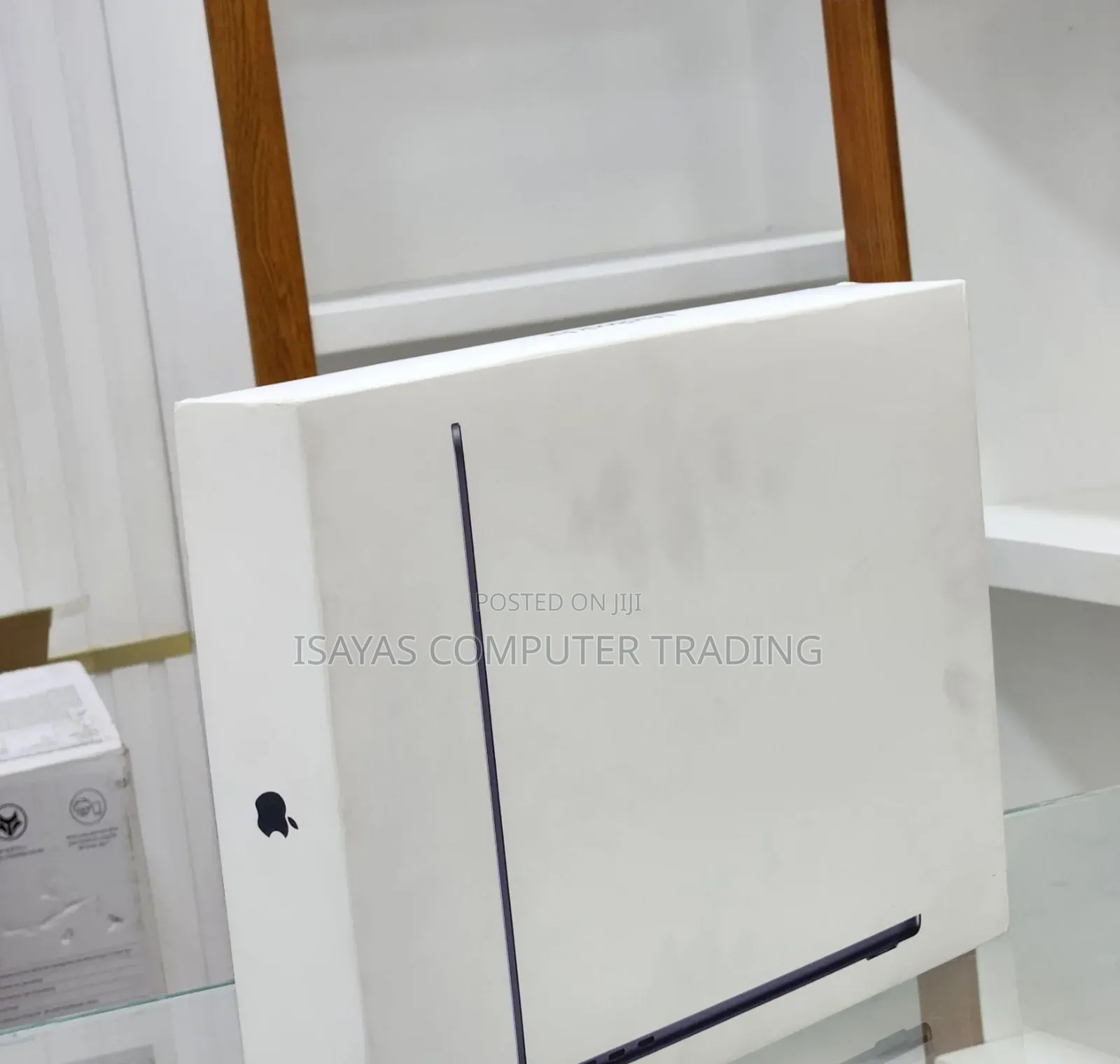 New Laptop Apple MacBook Air 2025 M4 15-Inch 16GB Apple M4 SSD 256GB