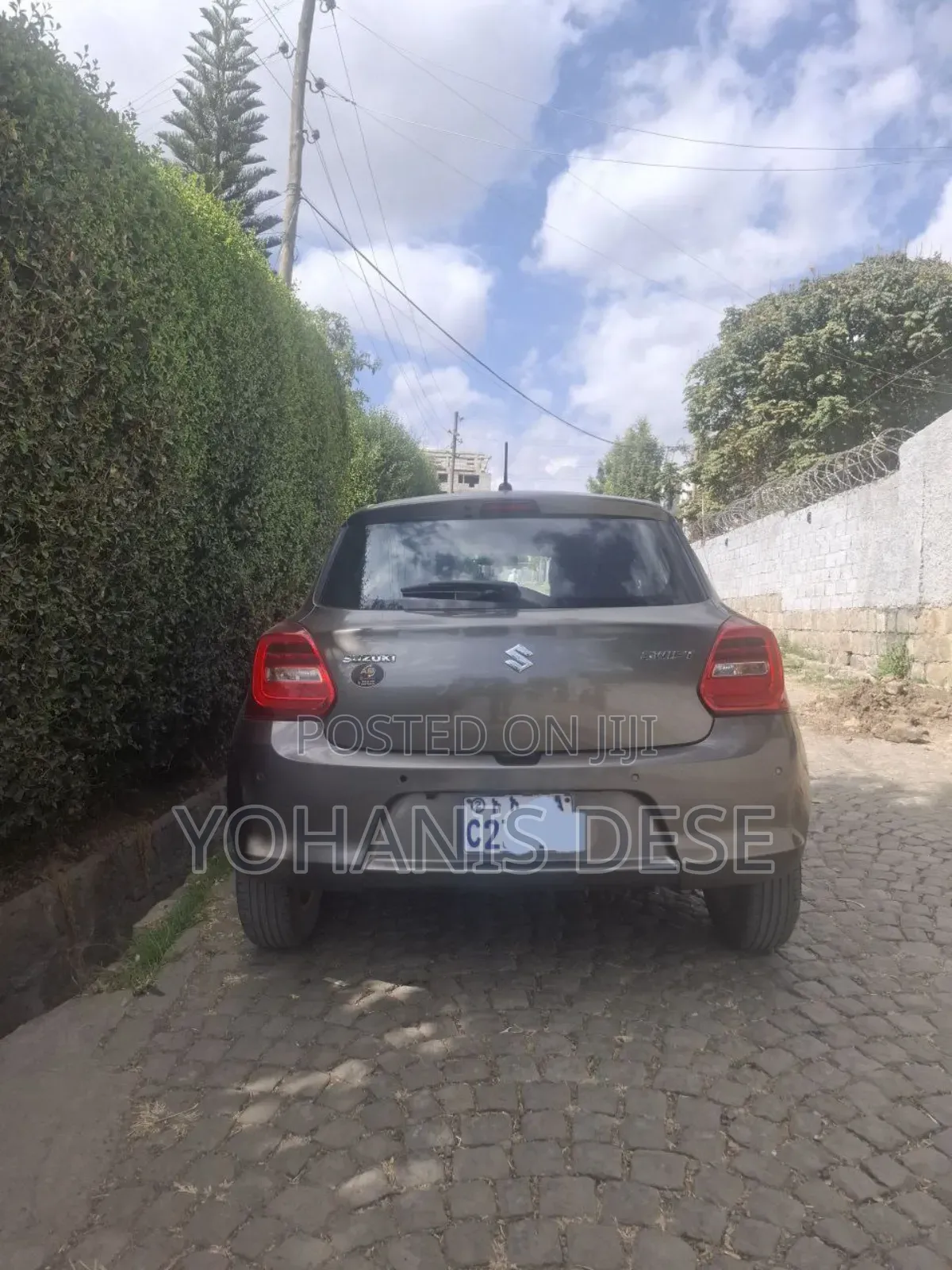 Suzuki Swift 2022 Maroon