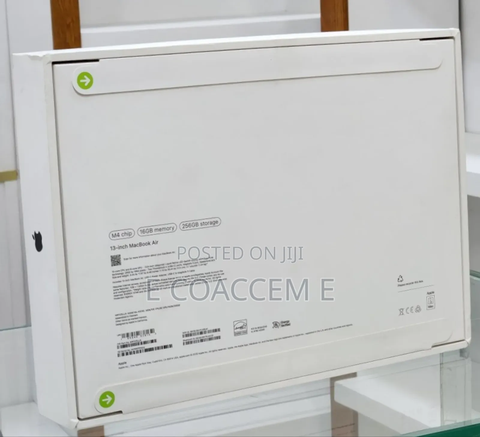 New Laptop Apple MacBook 16GB Apple M4 SSD 256GB