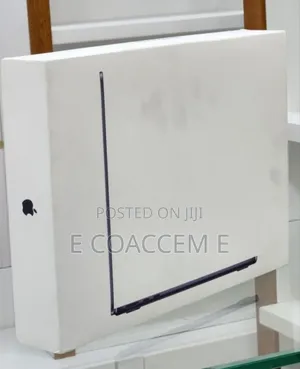 New Laptop Apple MacBook 16GB Apple M4 SSD 256GB