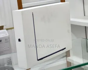 New Laptop Apple MacBook Air 16GB Apple M4 SSD 256GB