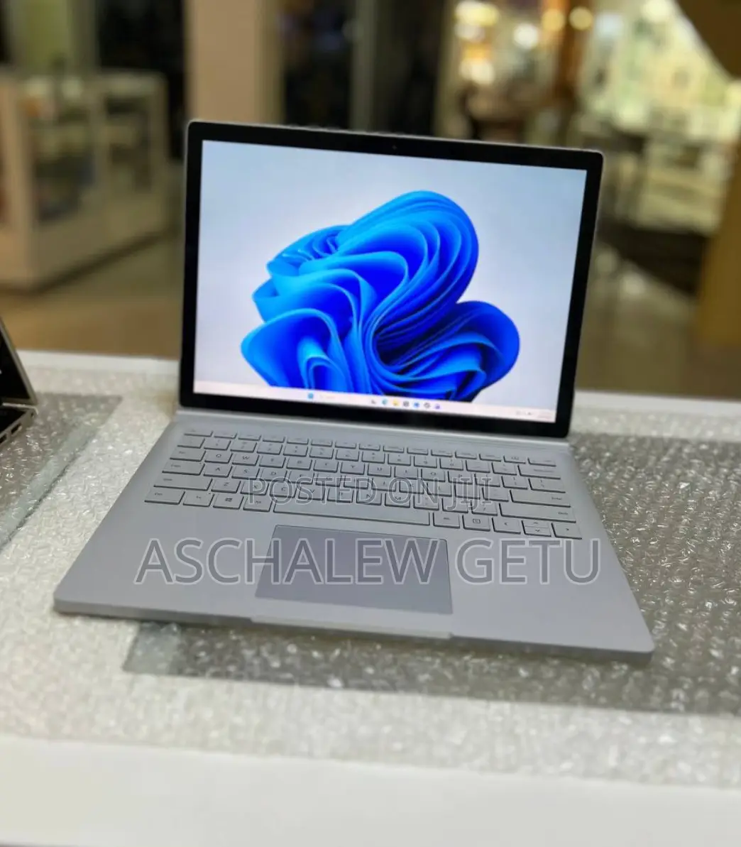 New Laptop Microsoft Surface Book 3 16GB Intel Core I7 SSD 256GB