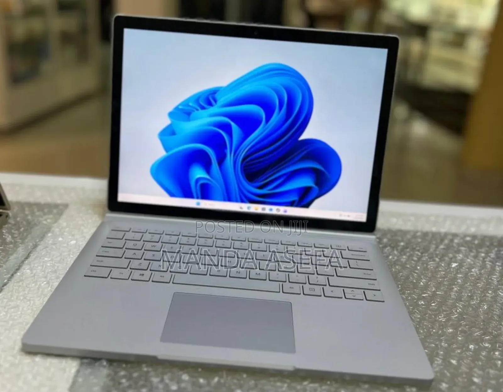 New Laptop Microsoft Surface Book 3 16GB Intel Core I7 SSD 256GB