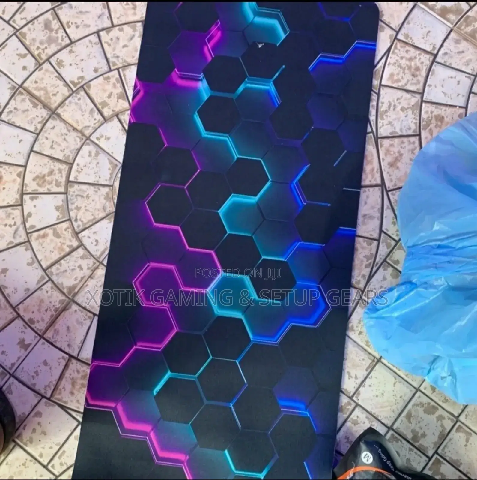 Hexagonal Honeycomb Themed Mouse Pad for Gamers and Office - Desk Mat