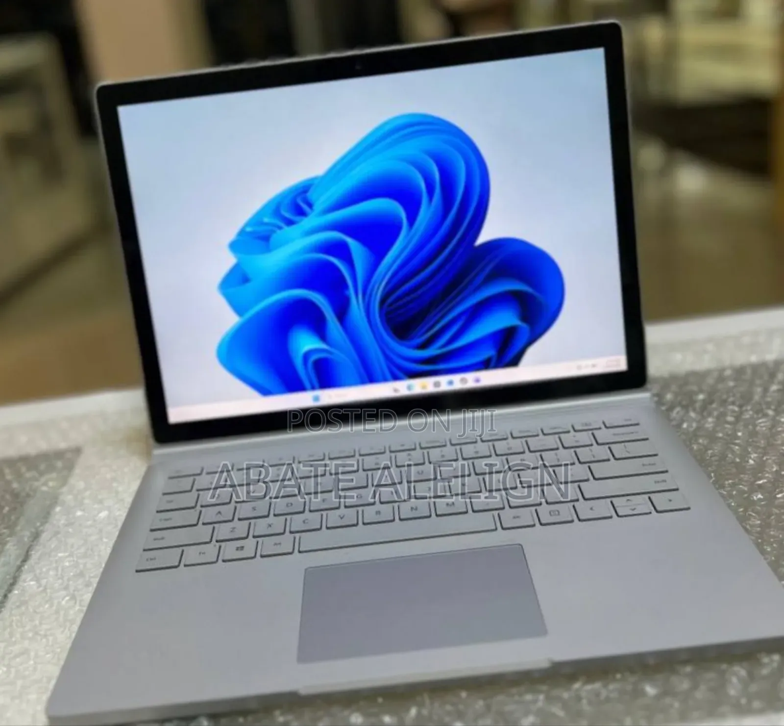 New Laptop Microsoft Surface Book 3 16GB Intel Core I7 SSD 256GB