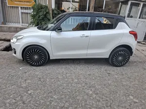 Suzuki Swift 2022 White