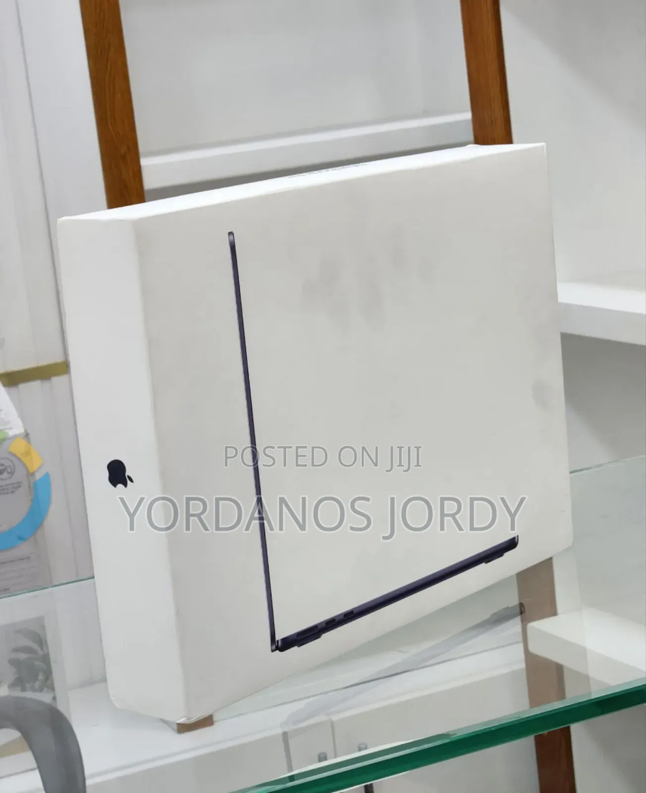 New Laptop Apple MacBook Air 2025 M4 15-Inch 16GB Apple M4 SSD 256GB