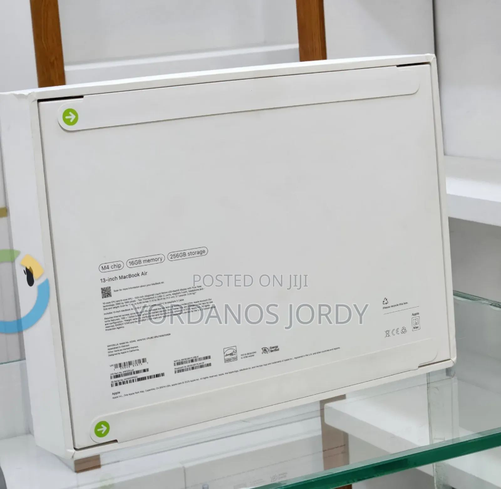 New Laptop Apple MacBook Air 2025 M4 15-Inch 16GB Apple M4 SSD 256GB