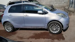 Toyota Yaris 2010 Purple