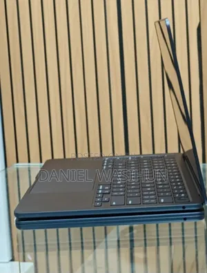 New Laptop Apple MacBook Air 2024 M3 13-Inch 16GB SSD 256GB