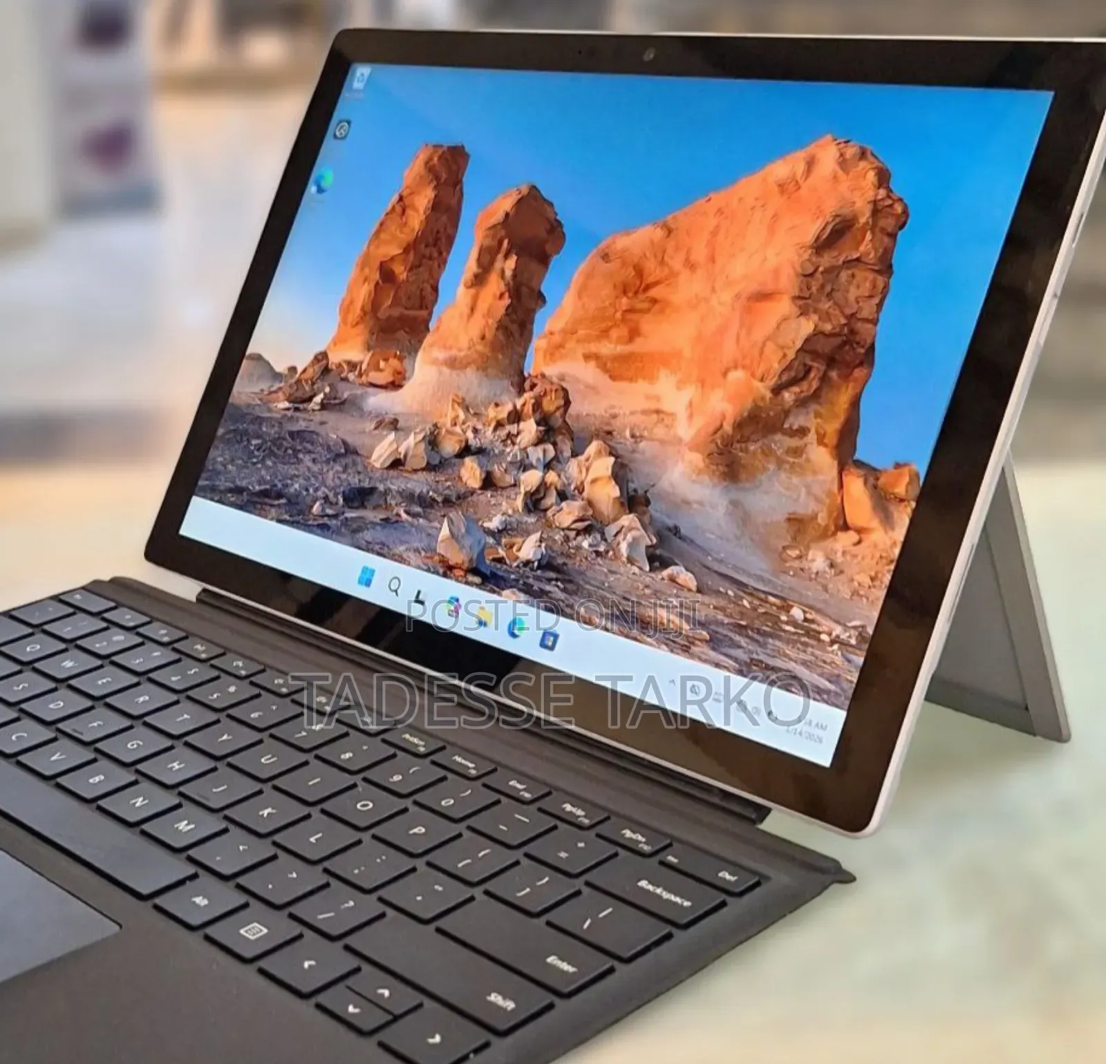 New Laptop Microsoft Surface Pro 7 16GB Intel Core I7 SSD 256GB