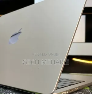 New Laptop Apple MacBook Air 2024 M3 13-Inch 8GB Apple M3 SSD 256GB