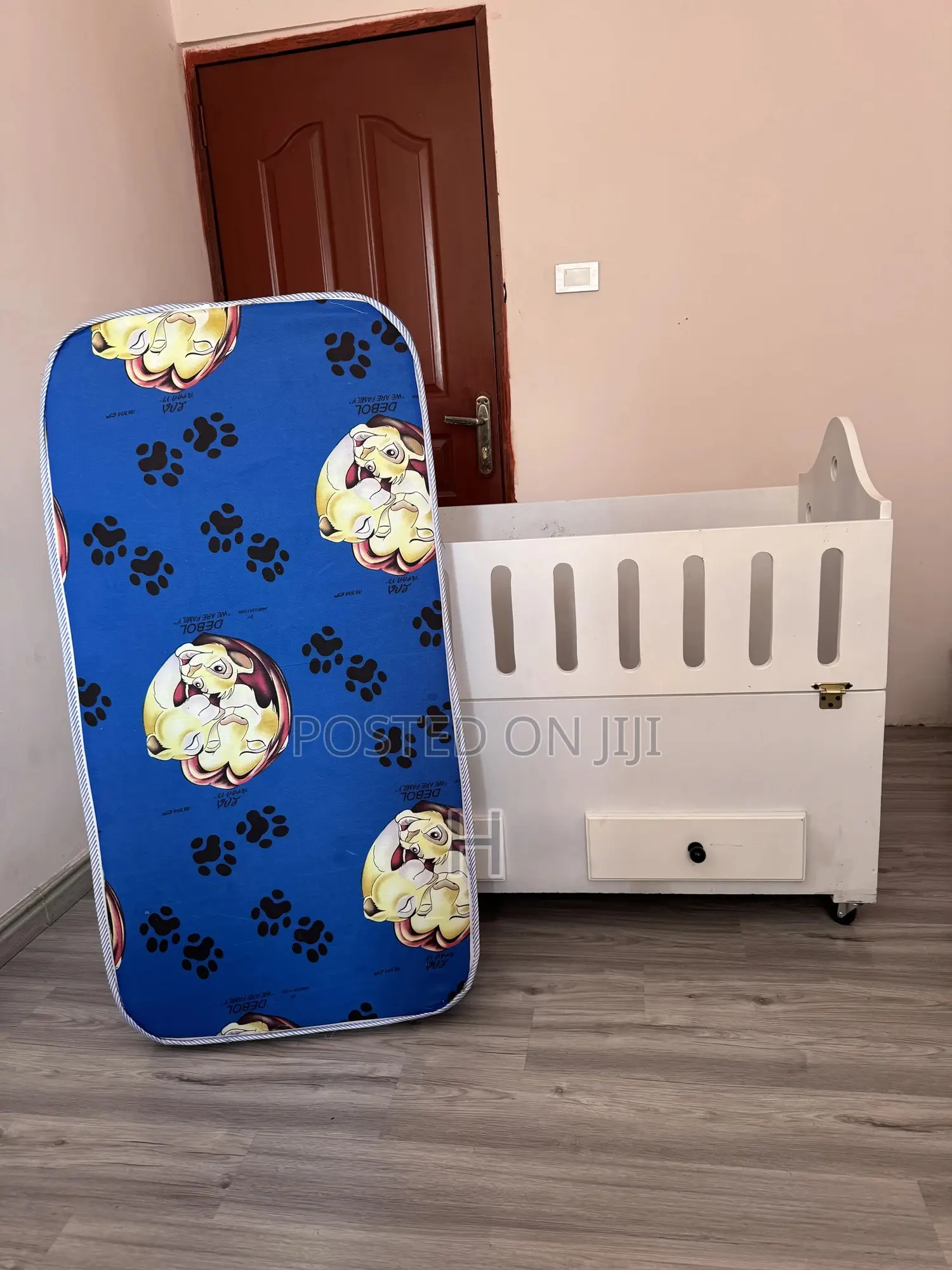 Strong, Safe, and Comfortable Baby Crib With Mattress for Sale