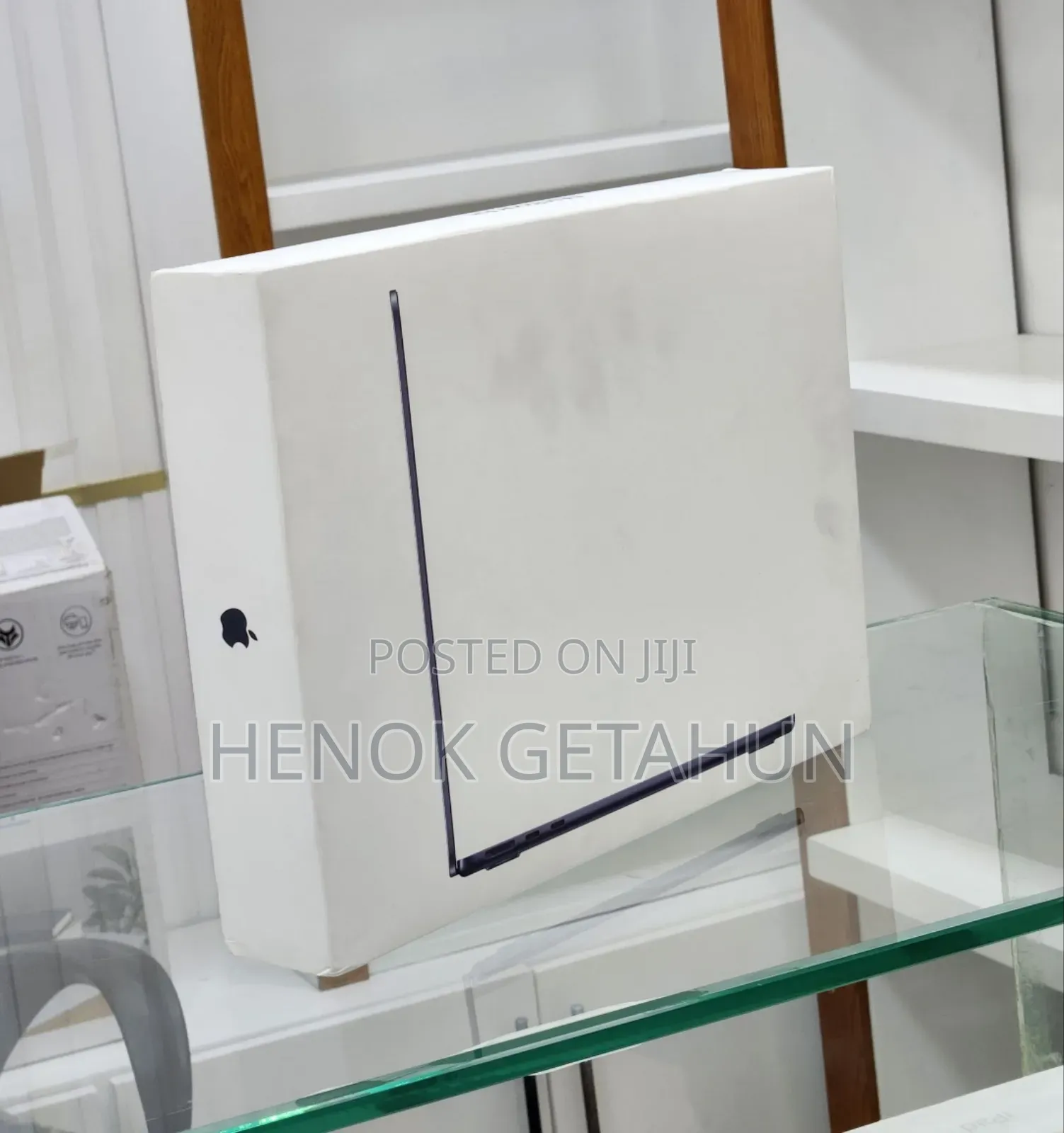 New Laptop Apple MacBook Pro 2024 M4 14-Inch 16GB Apple M4 SSD 256GB