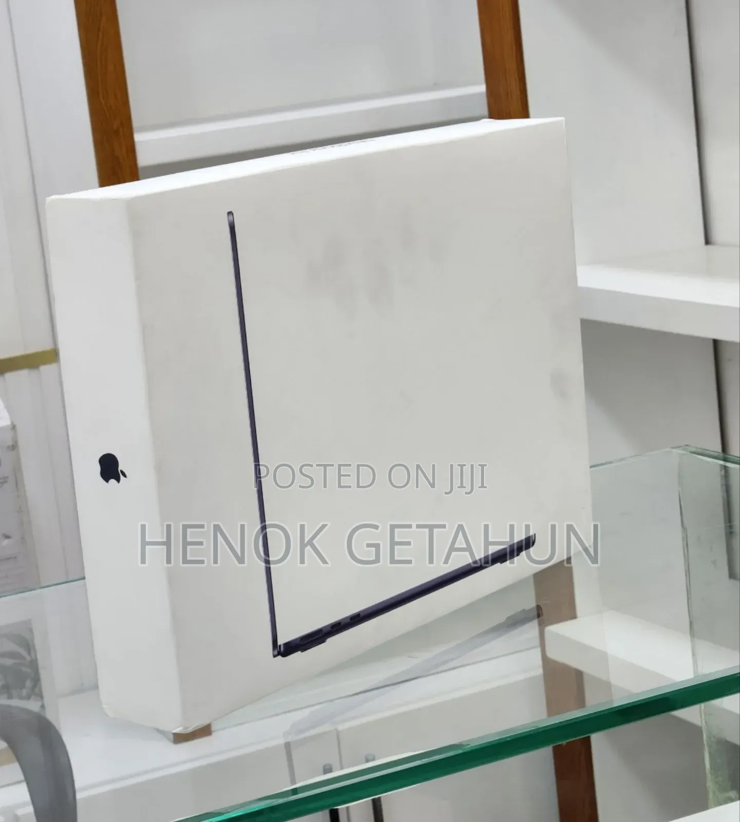 New Laptop Apple MacBook Pro 2024 M4 14-Inch 16GB Apple M4 SSD 256GB