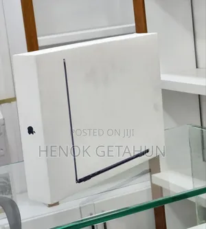 New Laptop Apple MacBook Pro 2024 M4 14-Inch 16GB Apple M4 SSD 256GB