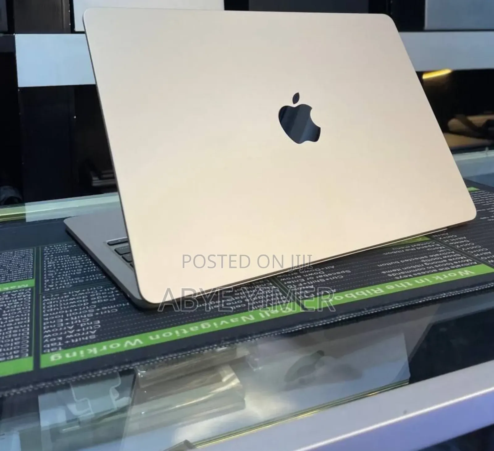 New Apple MacBook Air 2024 M3 13-Inch 8GB Intel Core M3 SSD 256GB