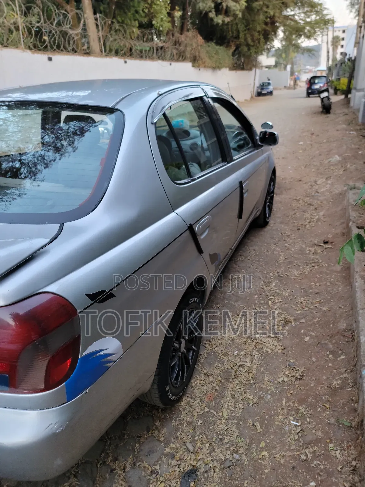 Toyota Platz 1.0 FWD 2001 Silver