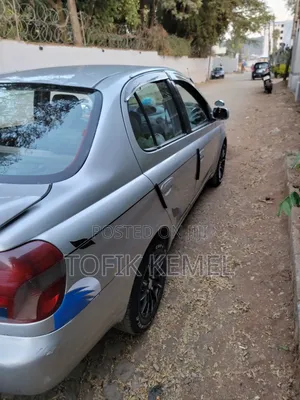 Toyota Platz 1.0 FWD 2001 Silver