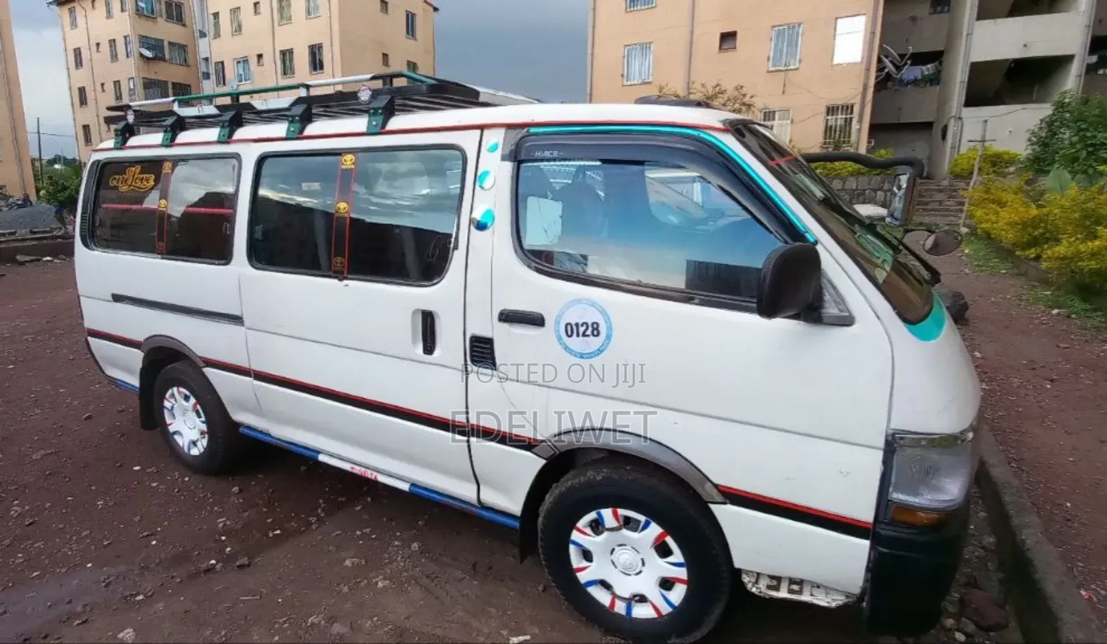Toyota HiAce 2000 White