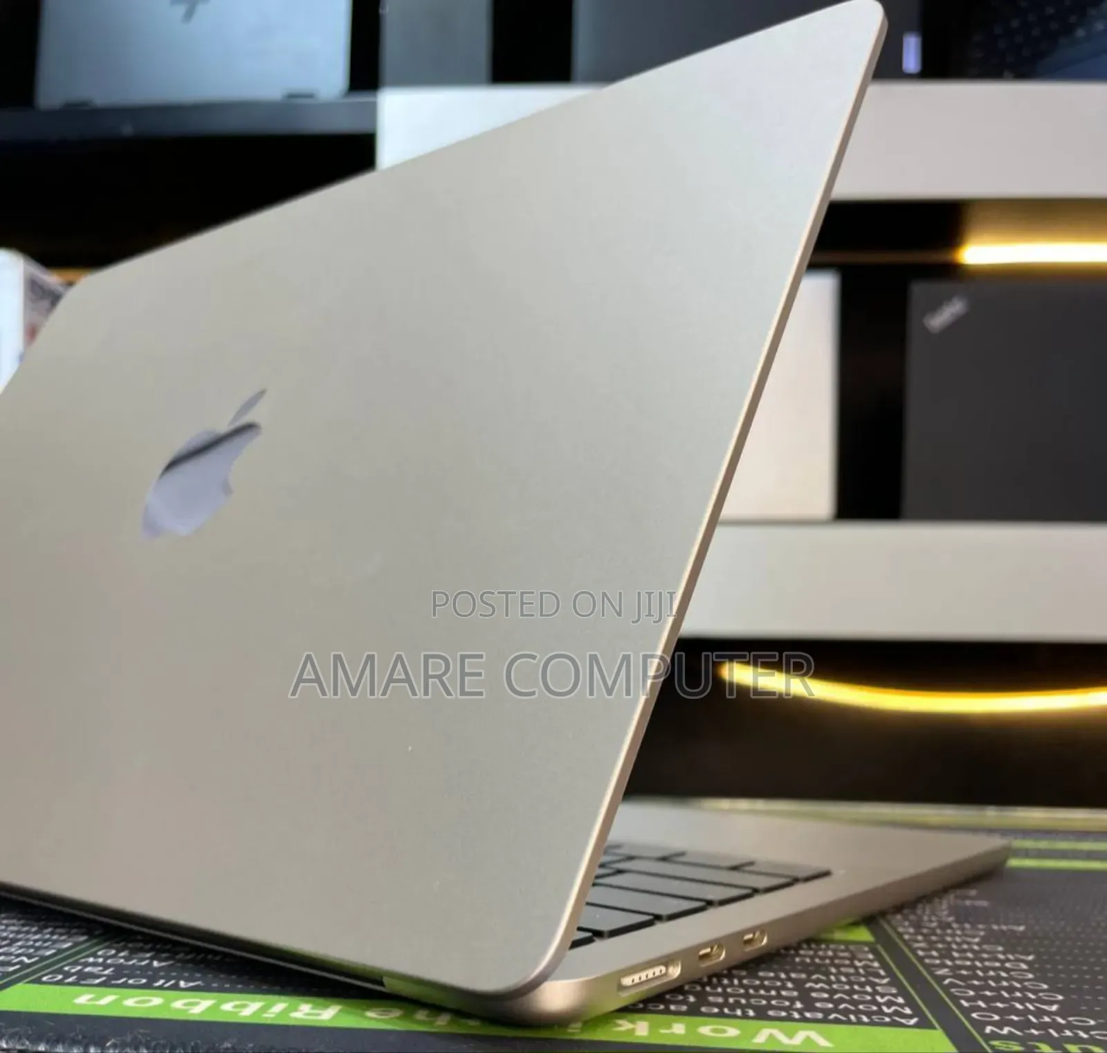 New Laptop Apple MacBook Air 2024 M3 13-Inch 8GB Apple M3 SSD 256GB