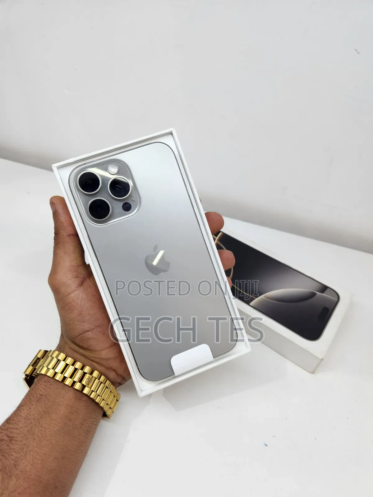 New Apple iPhone 16 Pro Max 256 GB Silver