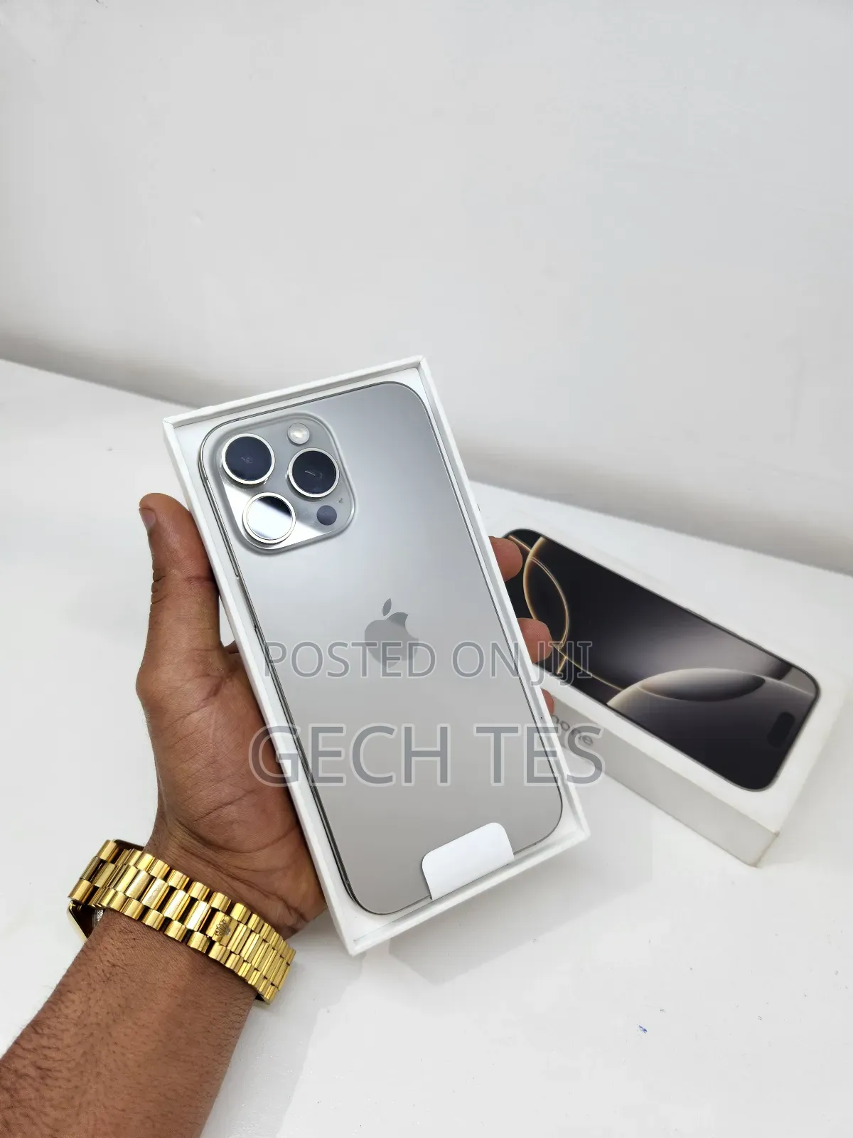 New Apple iPhone 16 Pro Max 256 GB Silver