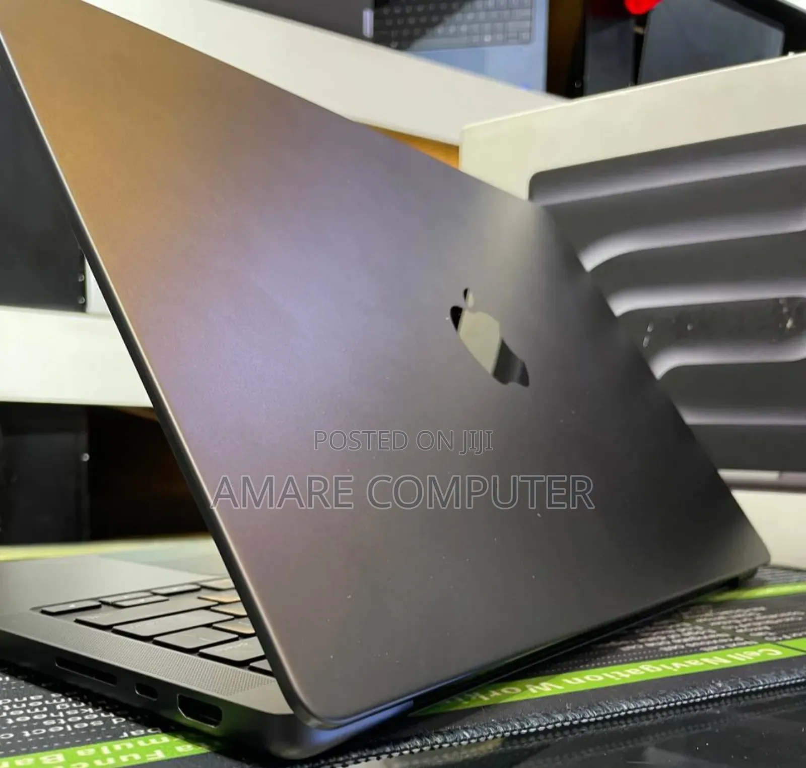 New Laptop Apple MacBook Pro 48GB Apple M4 Pro SSD 512GB