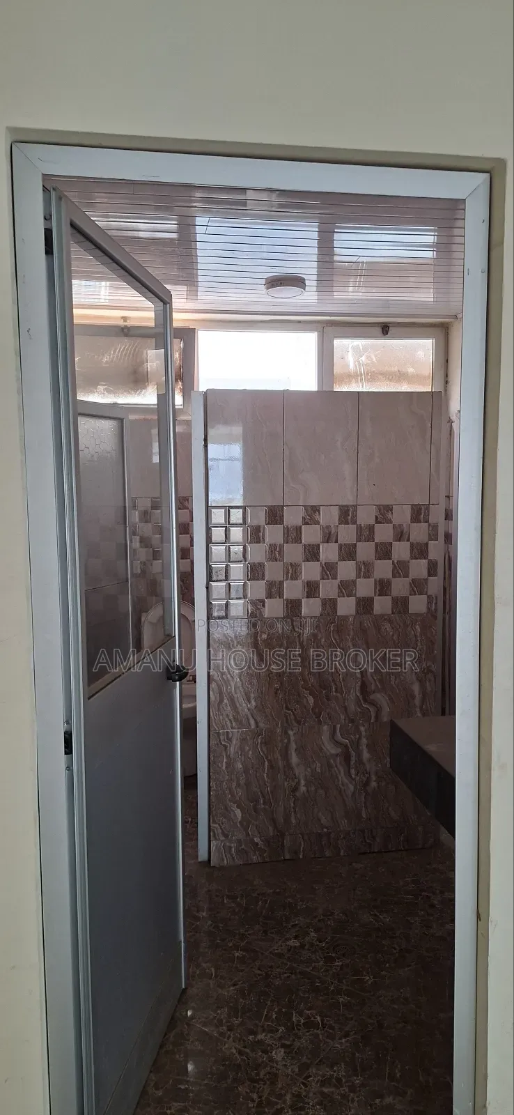 Urgent Office for Rent in Kasanchis Area 330sqm