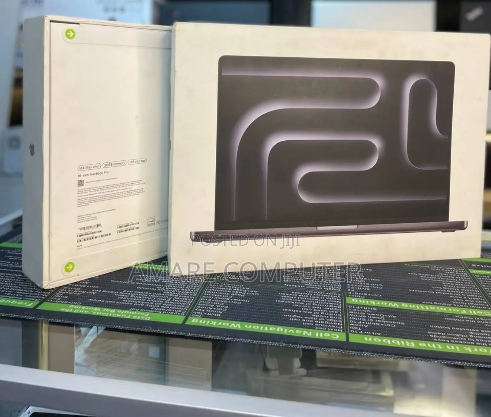 New Laptop Apple MacBook 36GB Apple M4 Max SSD 1T