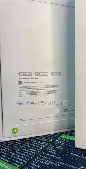 New Laptop Apple MacBook 36GB Apple M4 Max SSD 1T