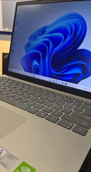 New Laptop Dell 16GB Intel Core I7 SSD 512GB