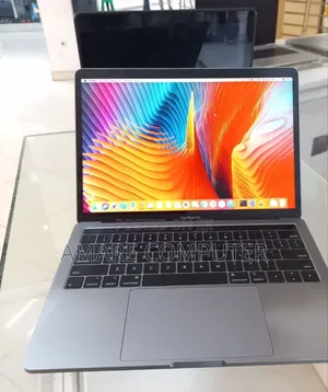 New Laptop Apple MacBook Pro 2018 16GB Intel Core I7 SSD 512GB