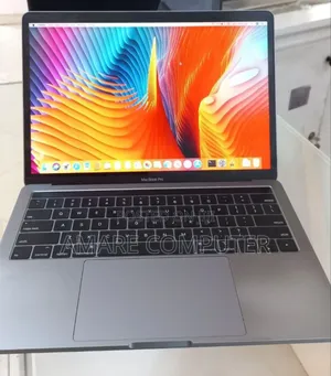 New Laptop Apple MacBook Pro 2018 16GB Intel Core I7 SSD 512GB