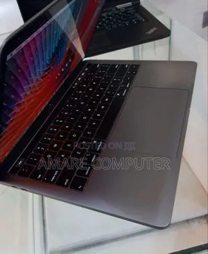 New Laptop Apple MacBook Pro 2018 16GB Intel Core I7 SSD 512GB