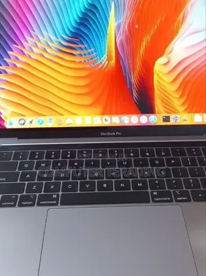 New Laptop Apple MacBook Pro 2018 16GB Intel Core I7 SSD 512GB