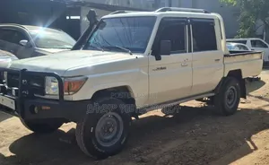 Toyota Land Cruiser 2017 White