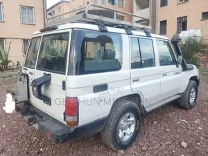 Toyota Land Cruiser 2012 White