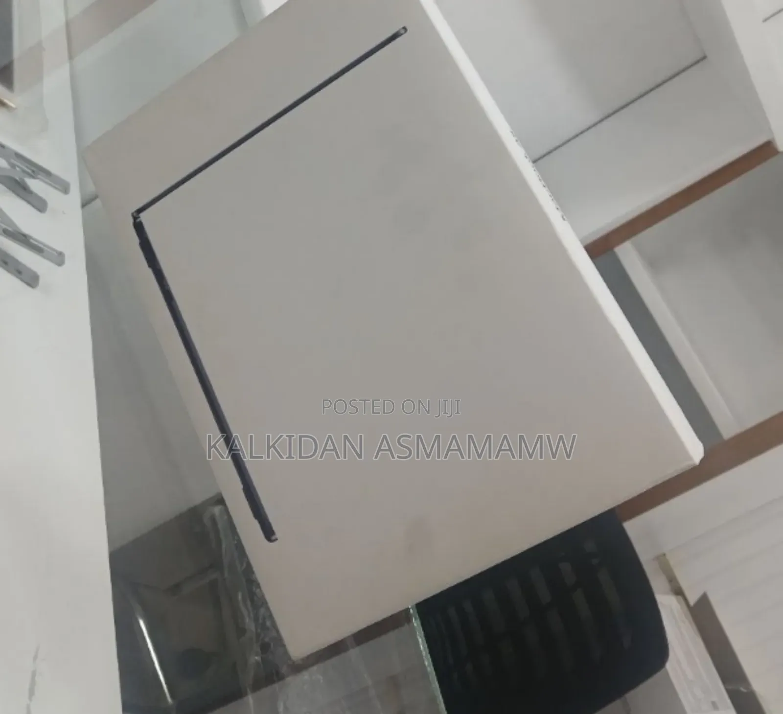 New Laptop Apple MacBook Air 2025 M4 13-Inch 16GB Apple M4 SSD 256GB