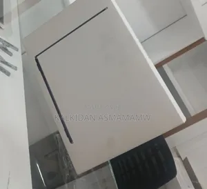 New Laptop Apple MacBook Air 2025 M4 13-Inch 16GB Apple M4 SSD 256GB