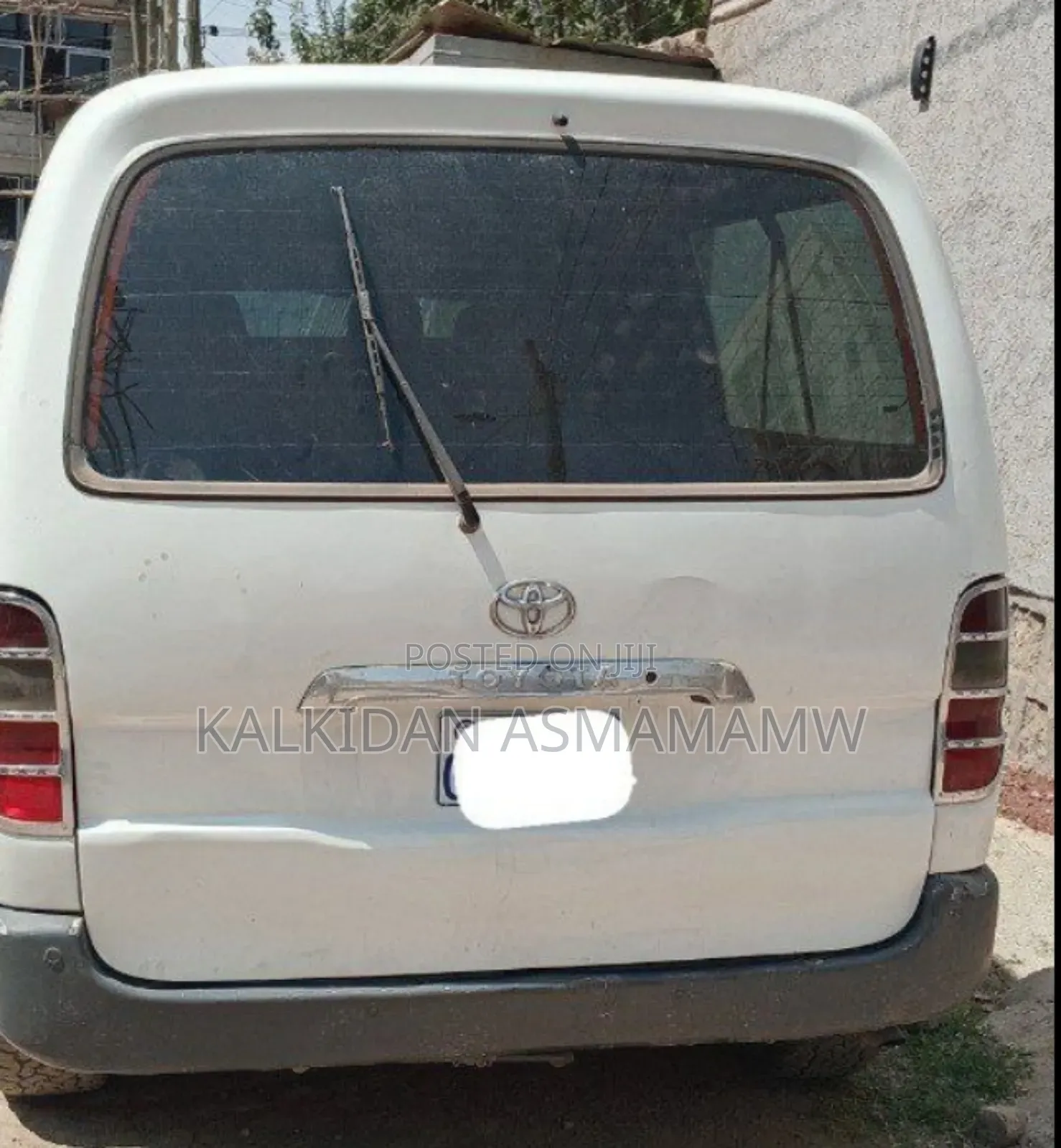 Toyota HiAce 2007 White