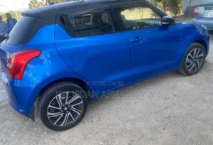 Suzuki Swift 2023 Blue
