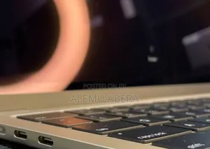 New Laptop Apple MacBook Air 2024 M3 13-Inch 8GB Apple M3 SSD 256GB