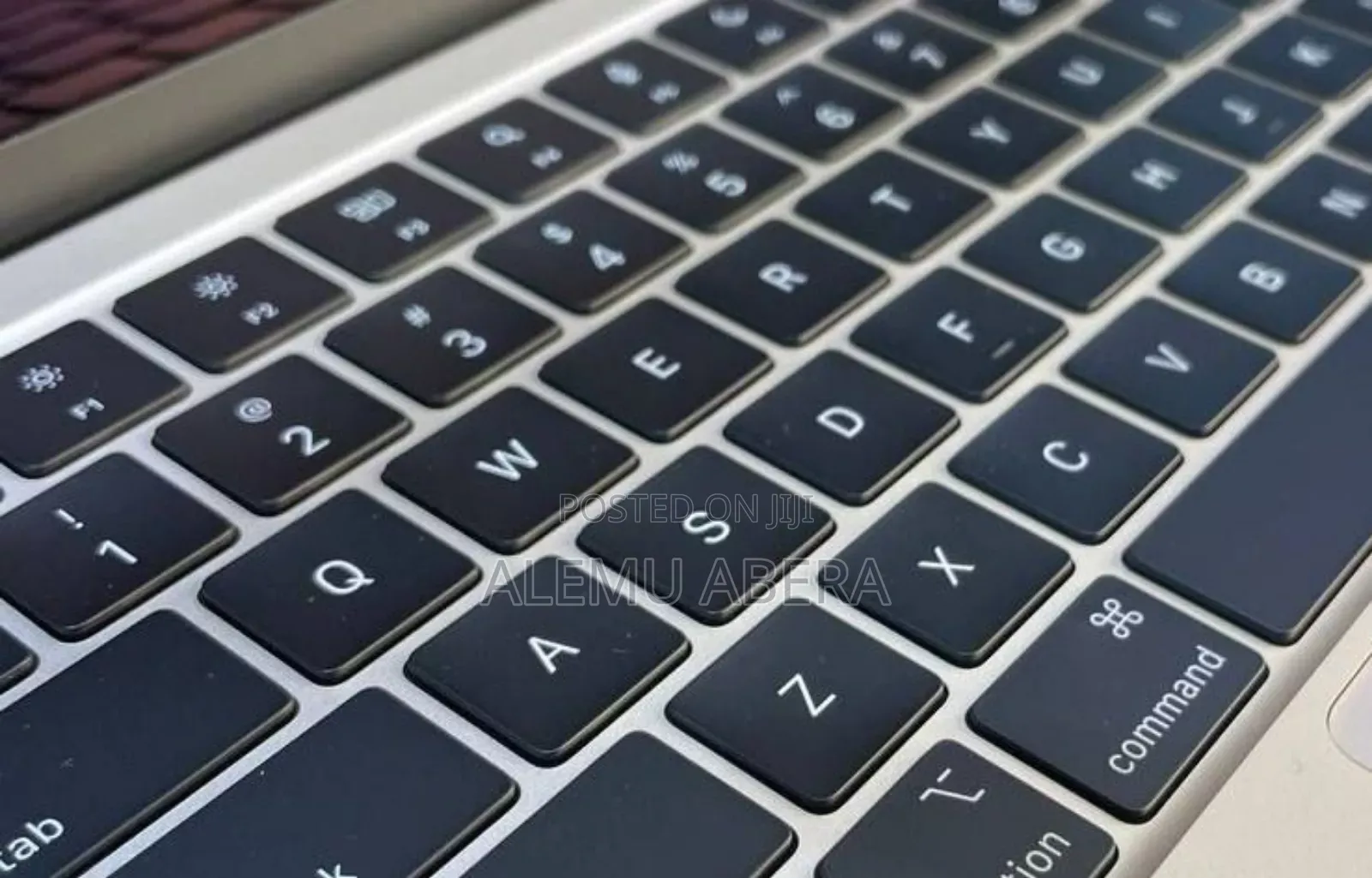 New Laptop Apple MacBook Air 2024 M3 13-Inch 8GB Apple M3 SSD 256GB