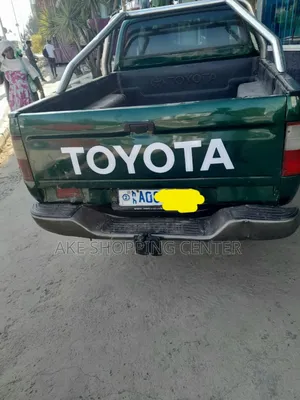 Toyota Hilux 2004 Green