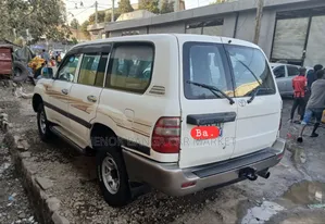 Toyota Land Cruiser 4x4 2004 White