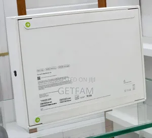 New Apple MacBook Air 2025 M4 13-Inch 16GB Apple M4 Pro SSD 256GB