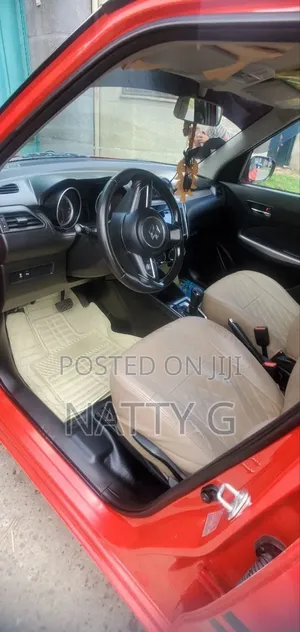 Suzuki Swift 2022 Red